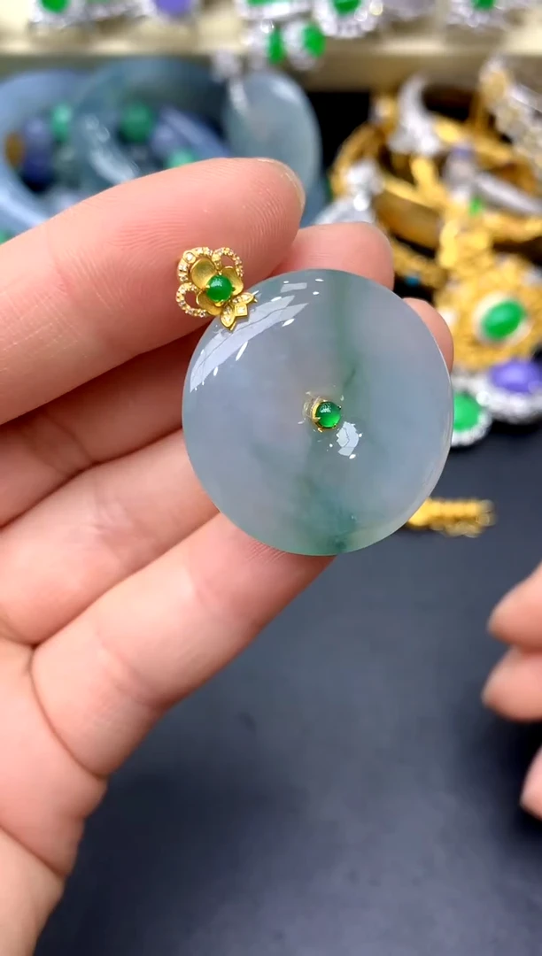 颈饰18K金镶嵌翡翠117-中国好珍宝