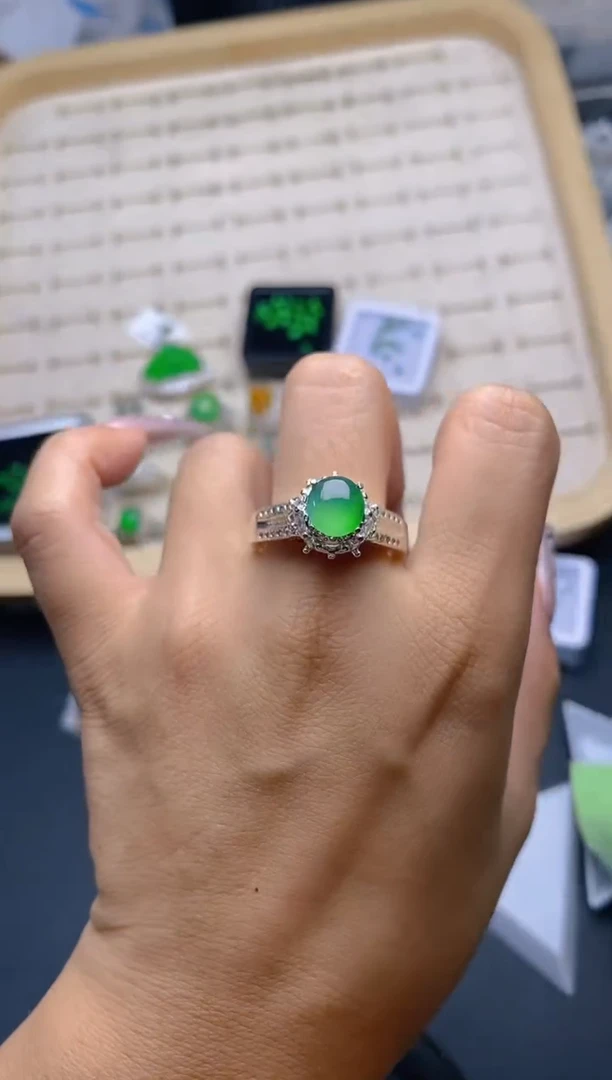 定制翡翠未镶嵌天然翡翠蛋面56