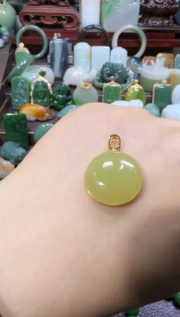 18K金镶嵌和田玉挂件【宏0103】86