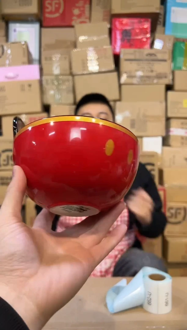 【闪购商品】杯红色米奇沙拉碗微瑕冰裂