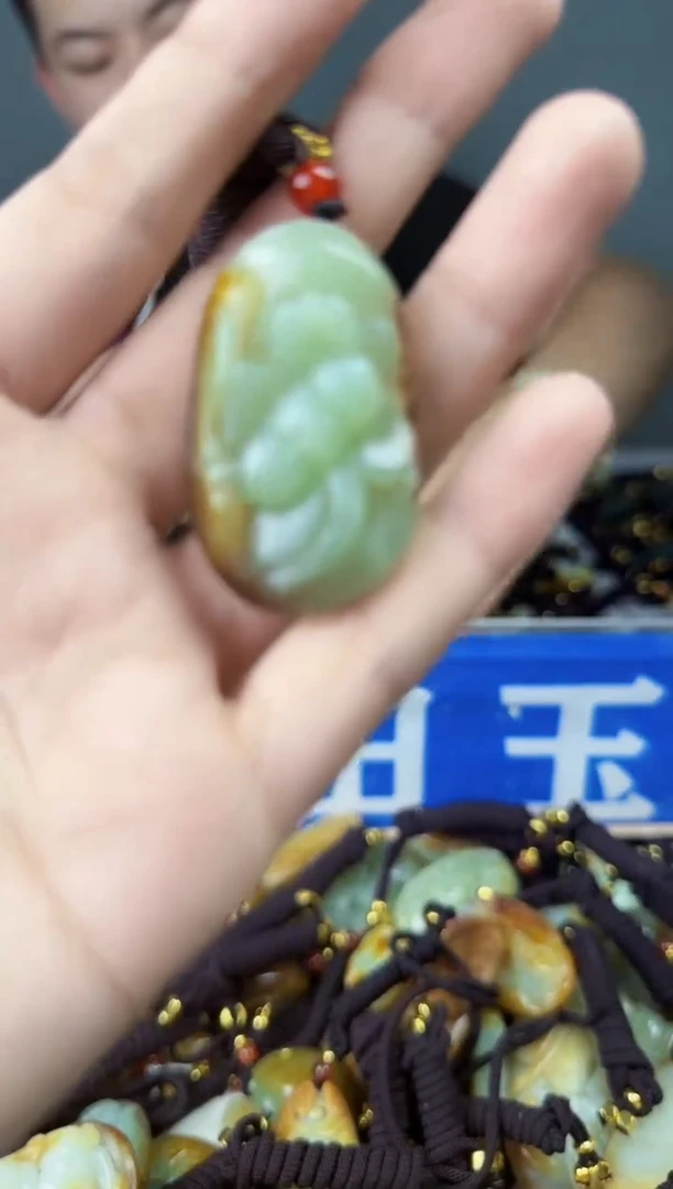 和田玉未镶嵌颈饰1