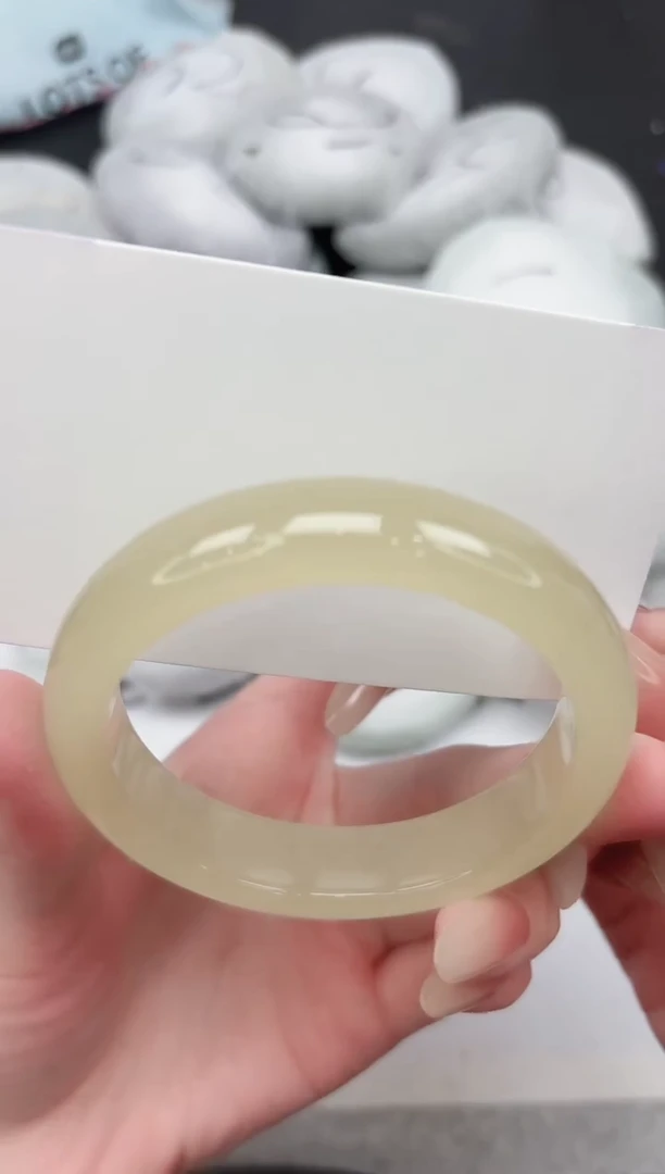 未镶嵌手镯石英质玉80-58