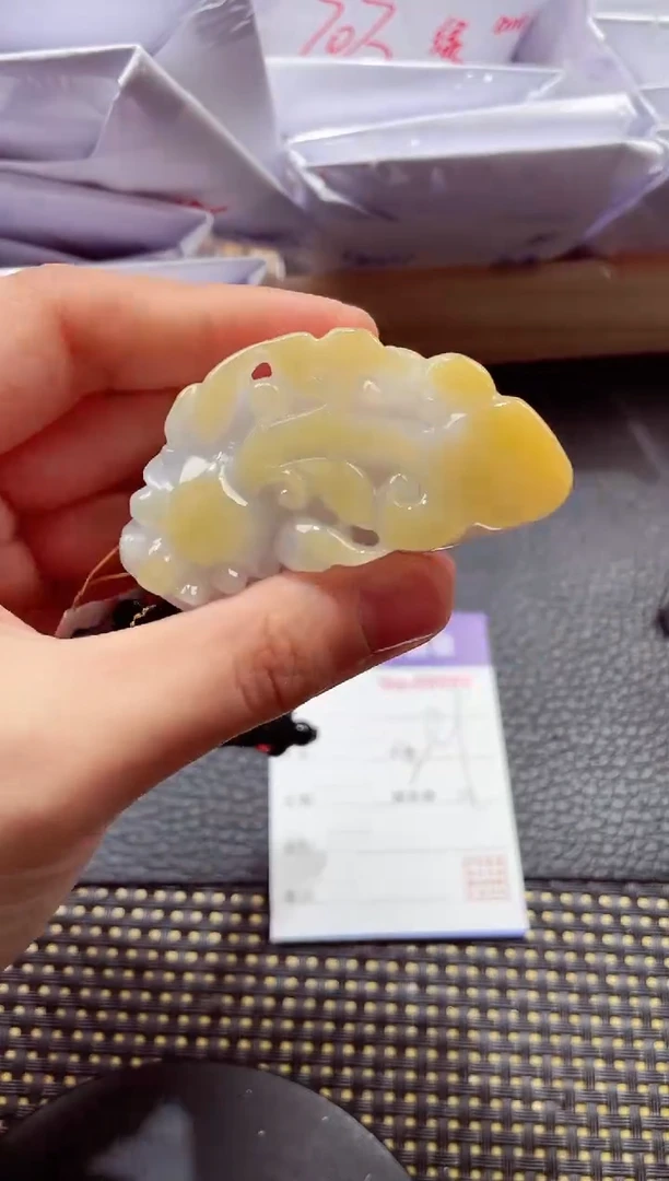 颈饰未镶嵌翡翠 000111