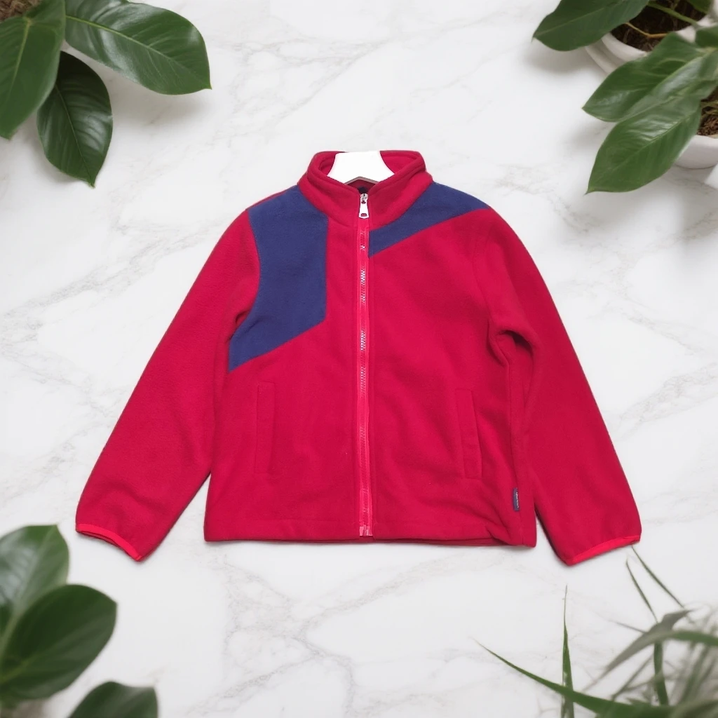 B4红色摇粒绒内胆外套儿童