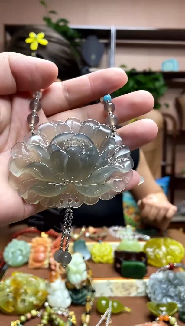 未镶嵌岫玉吊坠·