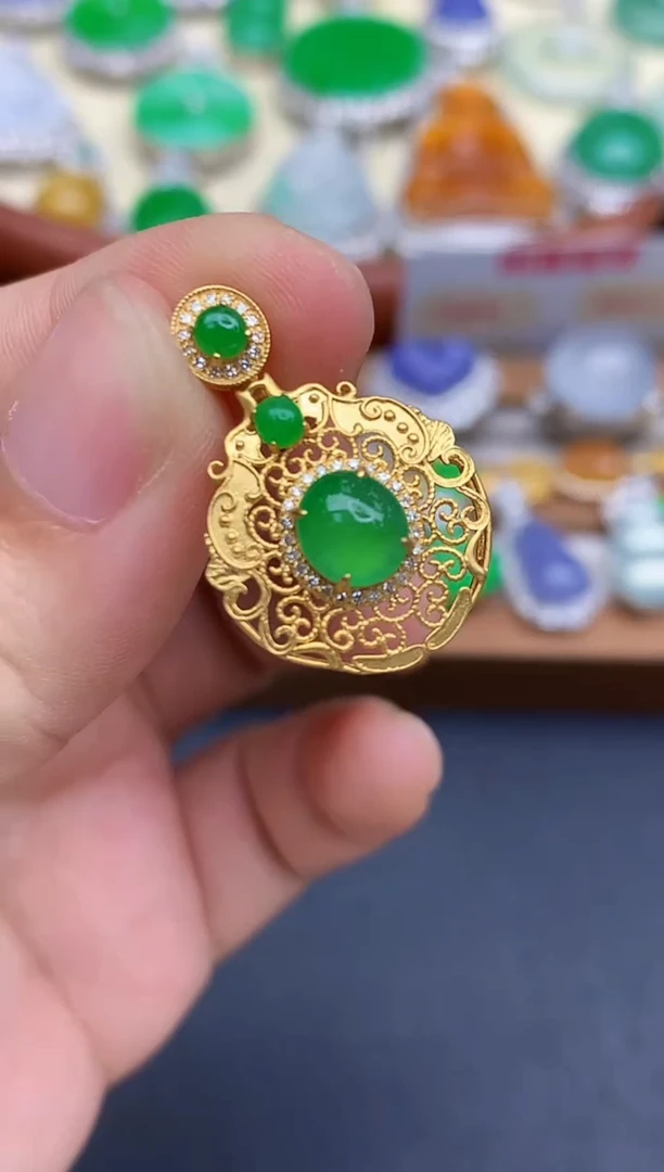 颈饰18K金镶嵌翡翠494-中国好珍宝