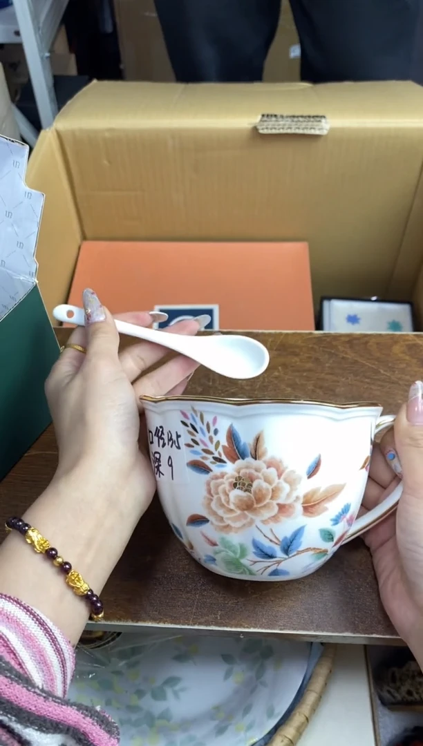 【闪购商品】瓷片隆莲瓷器欢迎大家