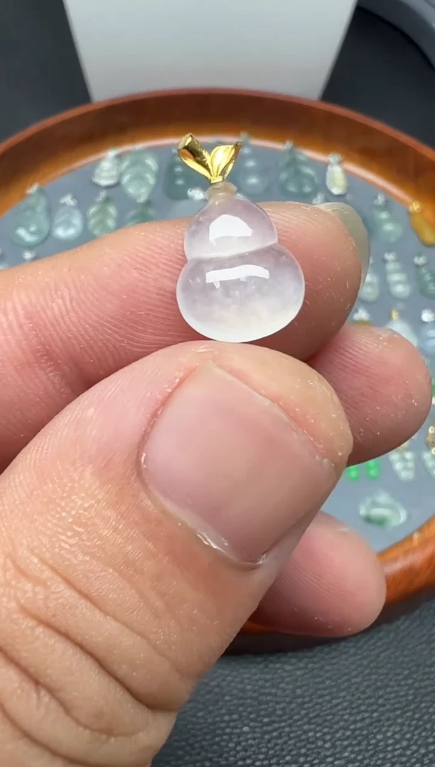 颈饰18K金镶嵌翡翠（25号）纯天然A货缅甸翡翠   葫芦锁骨吊坠