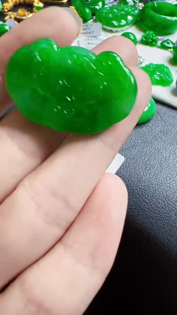 颈饰未镶嵌翡翠文*如意