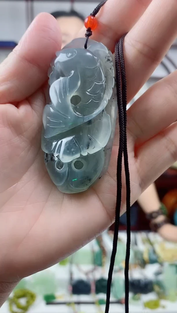 未镶嵌岫玉颈饰鱼