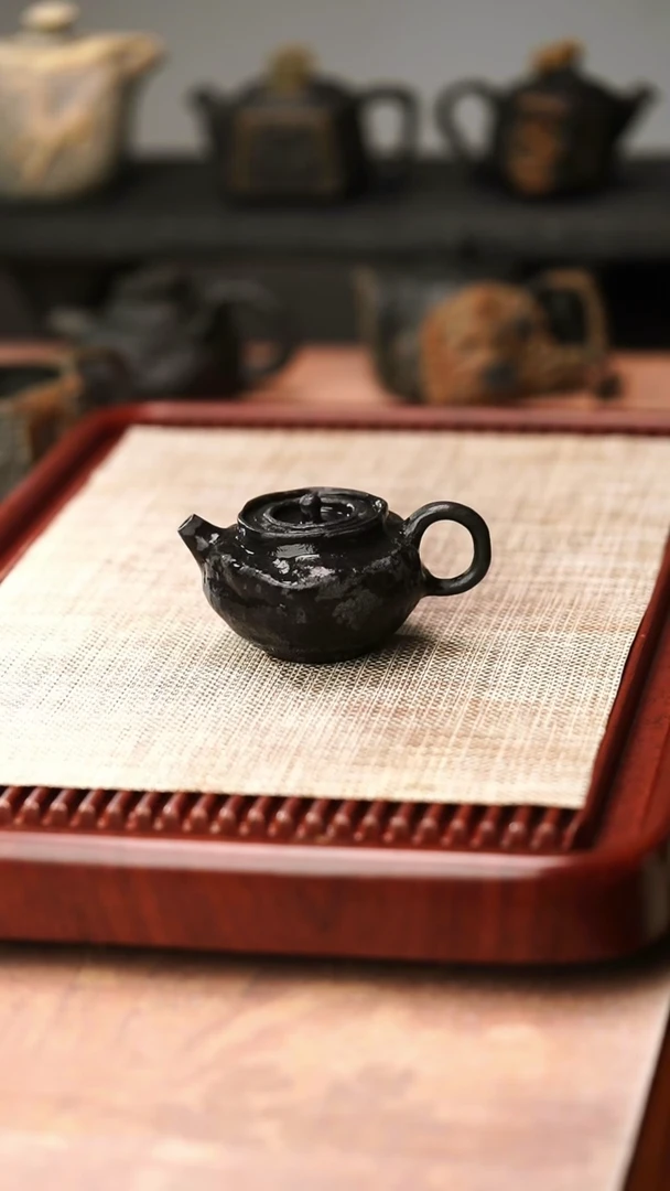 归玉堂冰碛岩重工雕刻纹石壶150cc