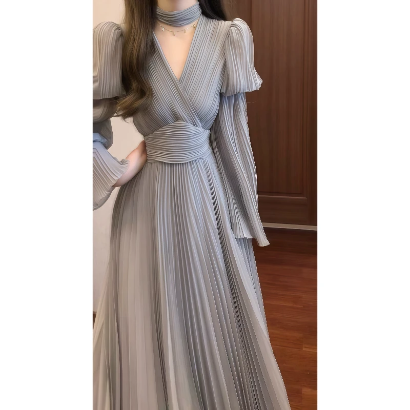 2025秋季法式宫廷复古清灰绿V领连衣裙收腰气质长裙9752