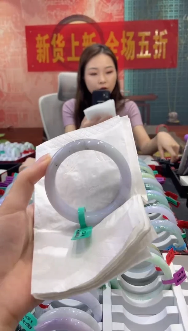 翡翠手镯未镶嵌多人25203