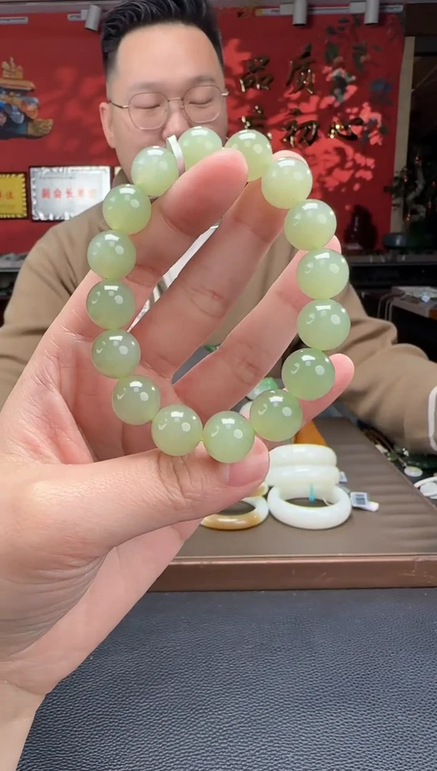 【闪购商品】和田玉手串未镶嵌湖水绿单圈手串