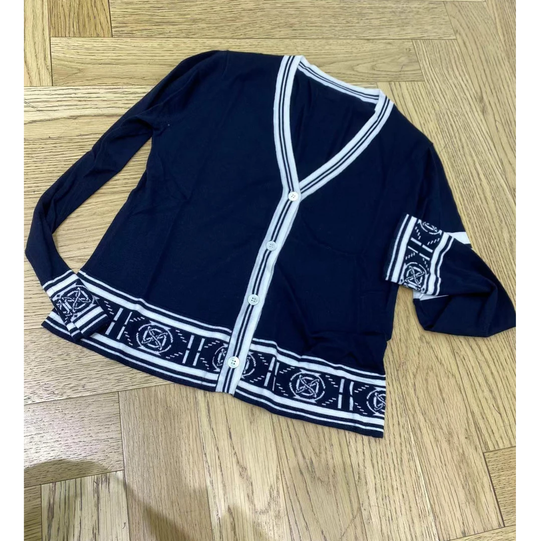 【no退no换 谨慎下单】V领拼接撞色针织衫 70043