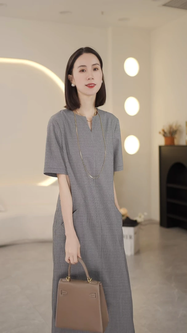 【A阿兰娜】2025年春夏夏季休闲时尚显中长款简约通勤气质连衣裙