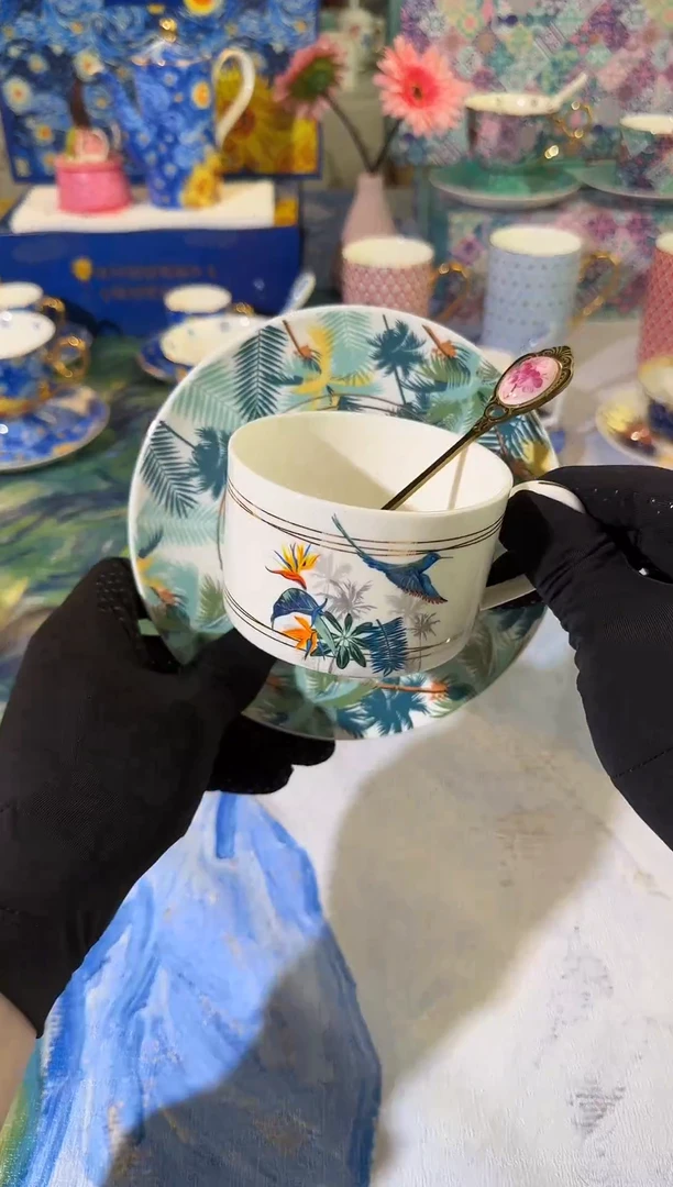 【闪购商品】瓷片骨瓷手绘描金可进微波炉洗碗机 送汤勺礼盒