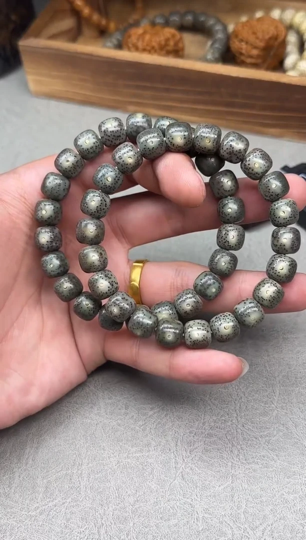 星月菩提手串墨绿冰料 05  正月同枝11*10左右