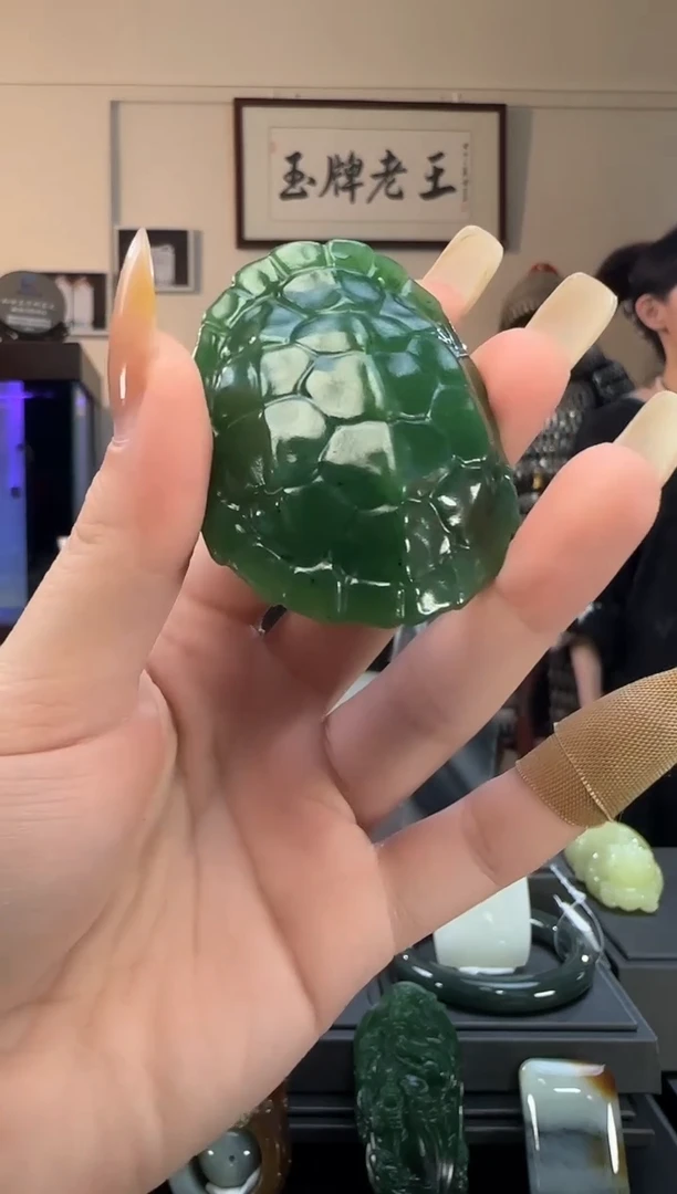 颈饰未镶嵌和田玉碧玉富甲手把