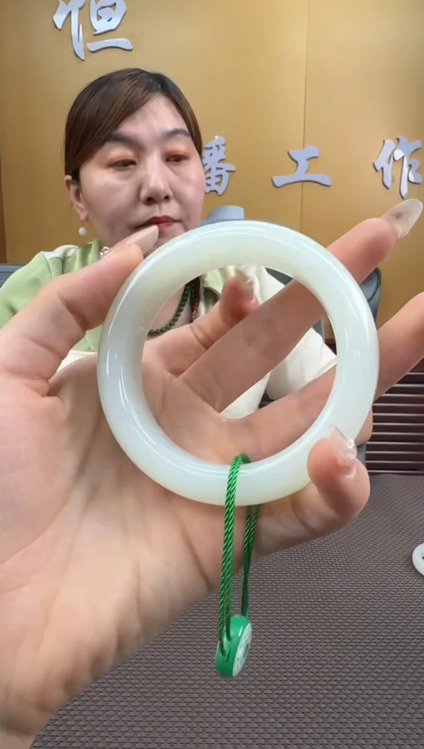 【闪购商品】和田玉手镯未镶嵌56.7