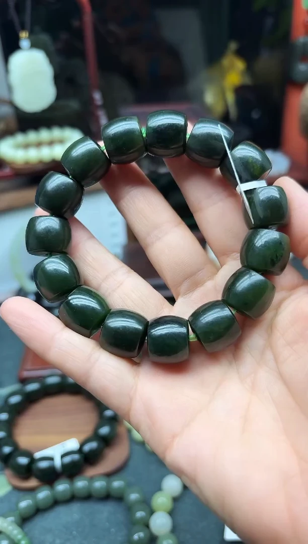 未镶嵌手链和田玉T****T盒子