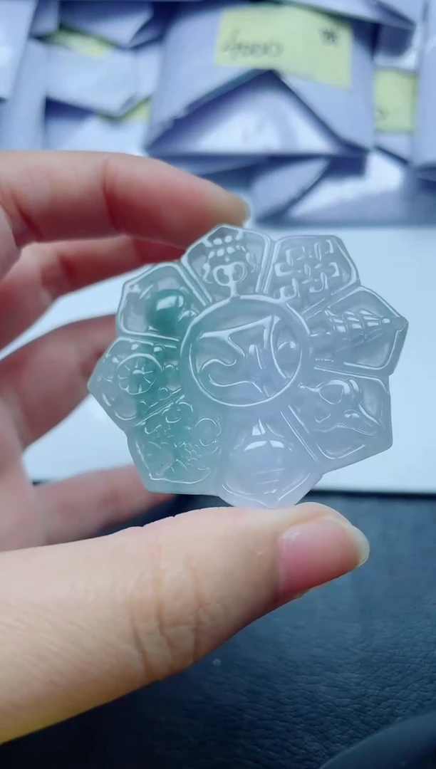 翡翠未镶嵌颈饰