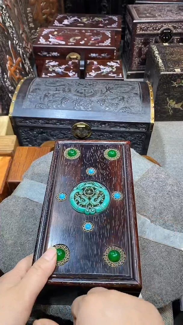 木木雕款盒子一个