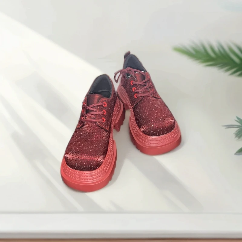 女生春节鞋子时尚休闲红色
