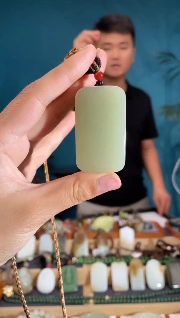 和田玉未镶嵌颈饰1