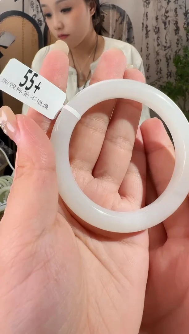 未镶嵌手镯和田玉手镯3  55+