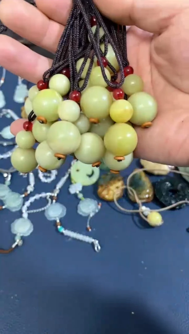 【闪购商品】蛇纹石玉颈饰未镶嵌多样性发其一