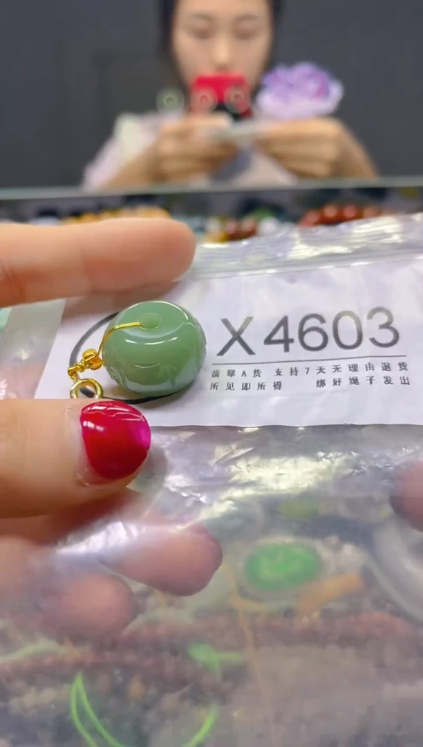 颈饰未镶嵌翡翠/X/翡翠A货，一件也是批发价