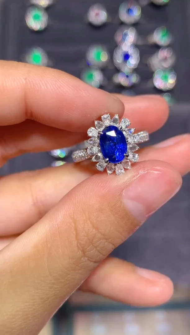 戒指蓝宝石铂Pt950镶嵌1.74CT