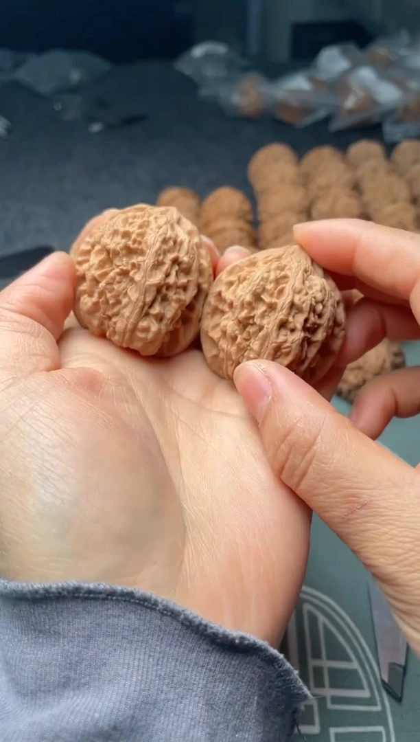 把件文玩核桃w39  牡丹 42尺