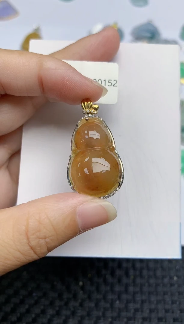 翡翠18K金镶嵌颈饰天然翡翠A货