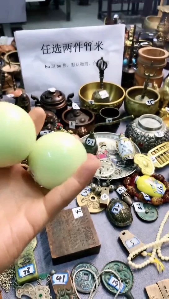一物一拍工艺摆件夜明珠一对