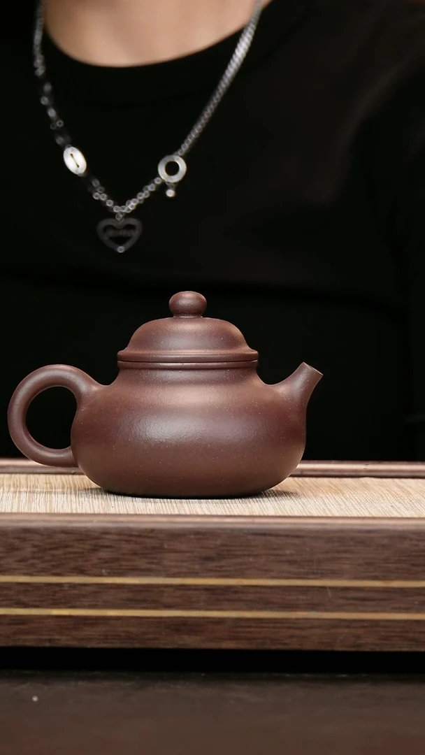 茶壶紫砂四号井底槽清 容天220cc 周建芳