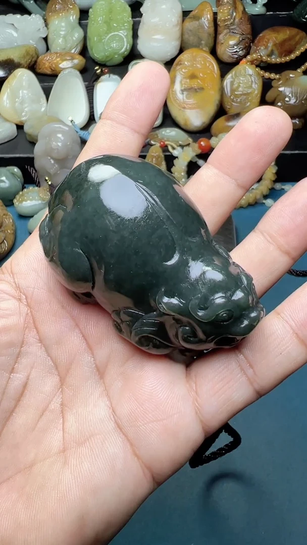 未镶嵌和田玉把件-