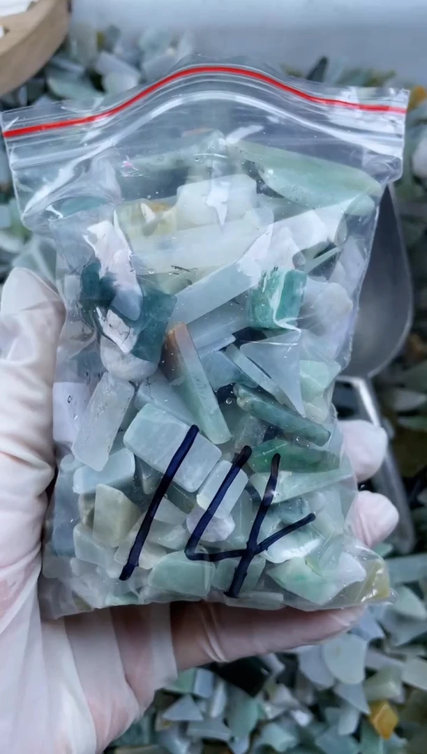 【闪购商品】翡翠颈饰未镶嵌缅甸天然A货边角小号500克14
