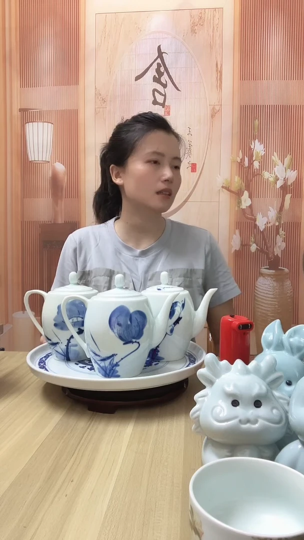 瓷微瑕  手绘荷花系列美人壶1个