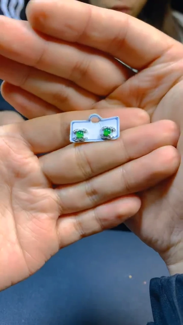 【闪购商品】翡翠耳饰未镶嵌0682698971多样性发一