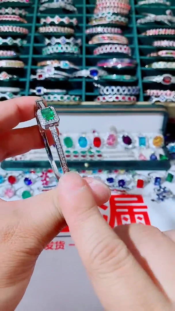 祖母绿手镯未镶嵌祖母绿单颗手镯