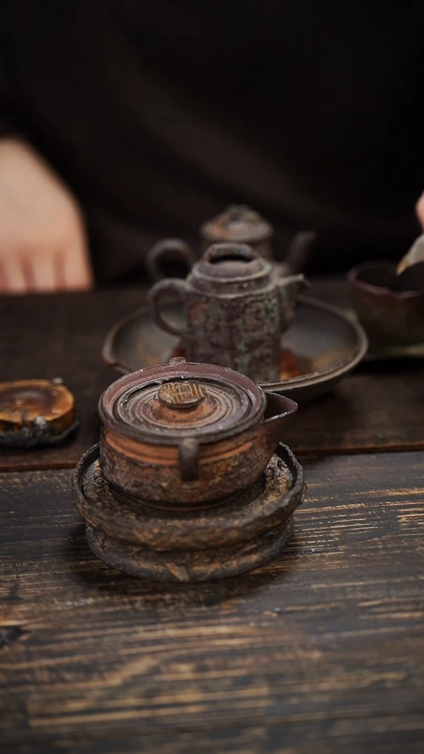 全手工制作  南蛮紫砂钱币宝瓶