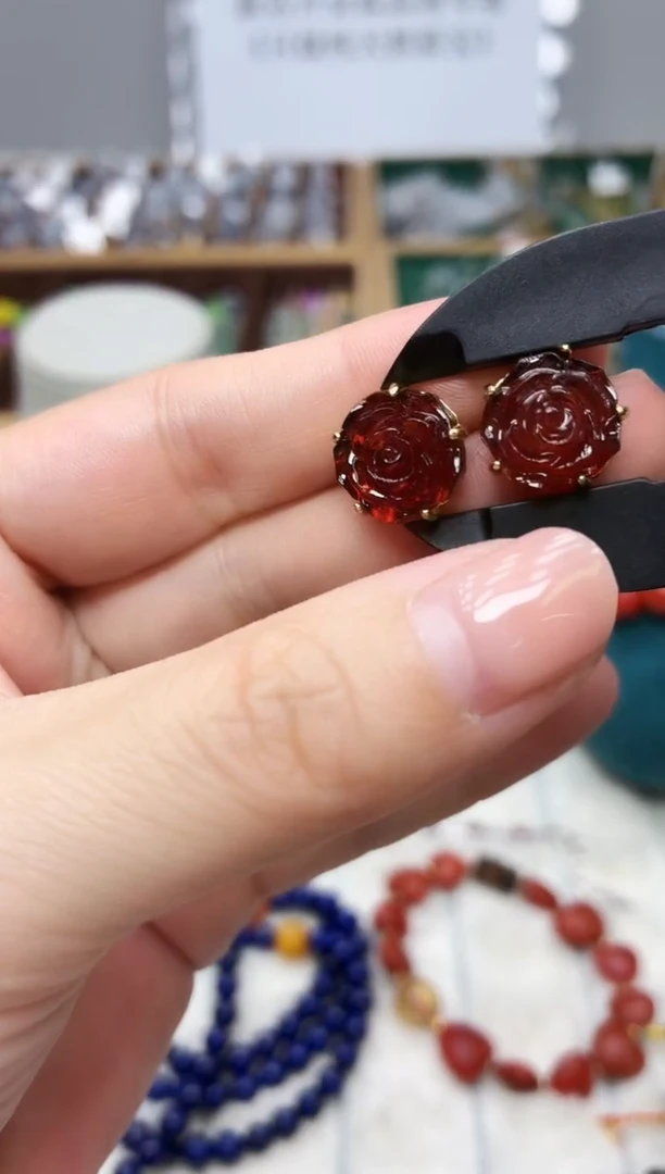 血珀银S925镶嵌耳饰234BJ1212产品一个（多样性）