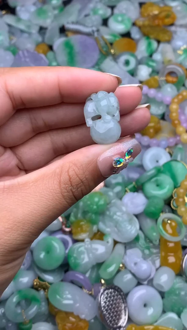 颈饰未镶嵌翡翠天然缅甸翡翠吊坠