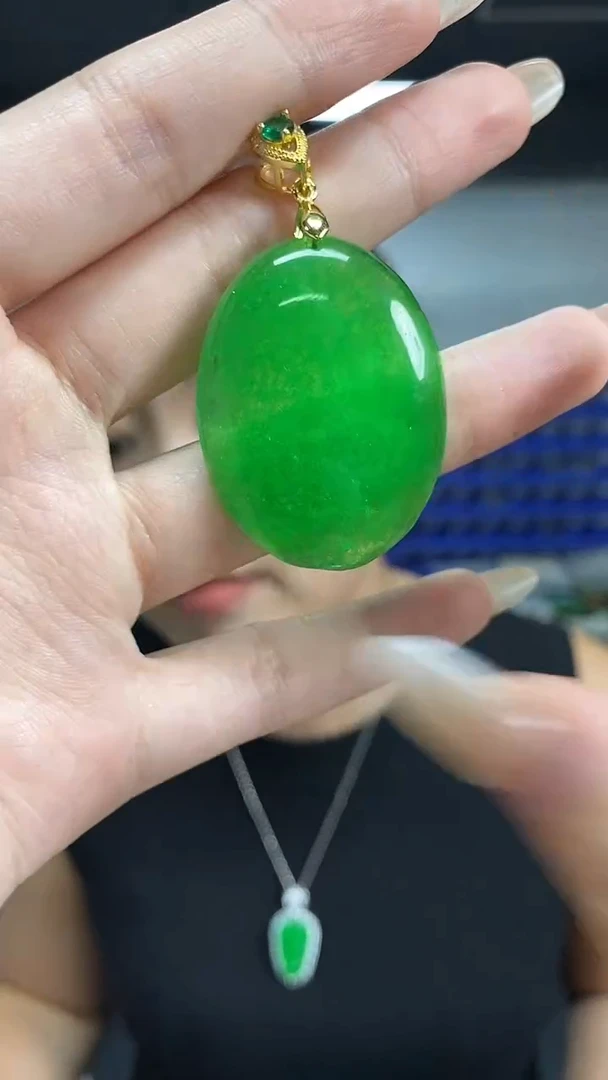 颈饰未镶嵌翡翠多样性发其一颜色微差