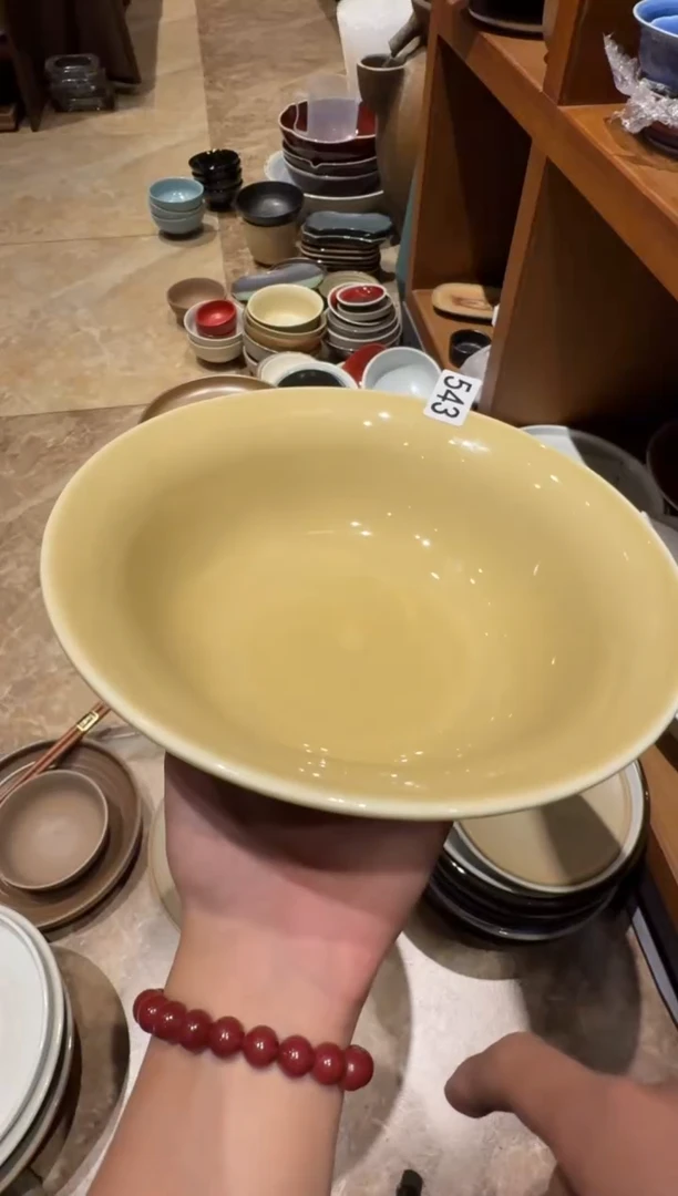 瓷543 微瑕蜜色反口盘1个