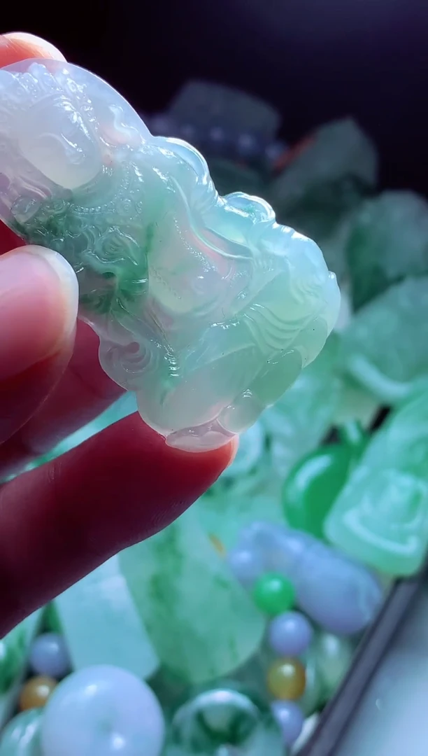 未镶嵌定制翡翠莫*?翡翠毛货定制