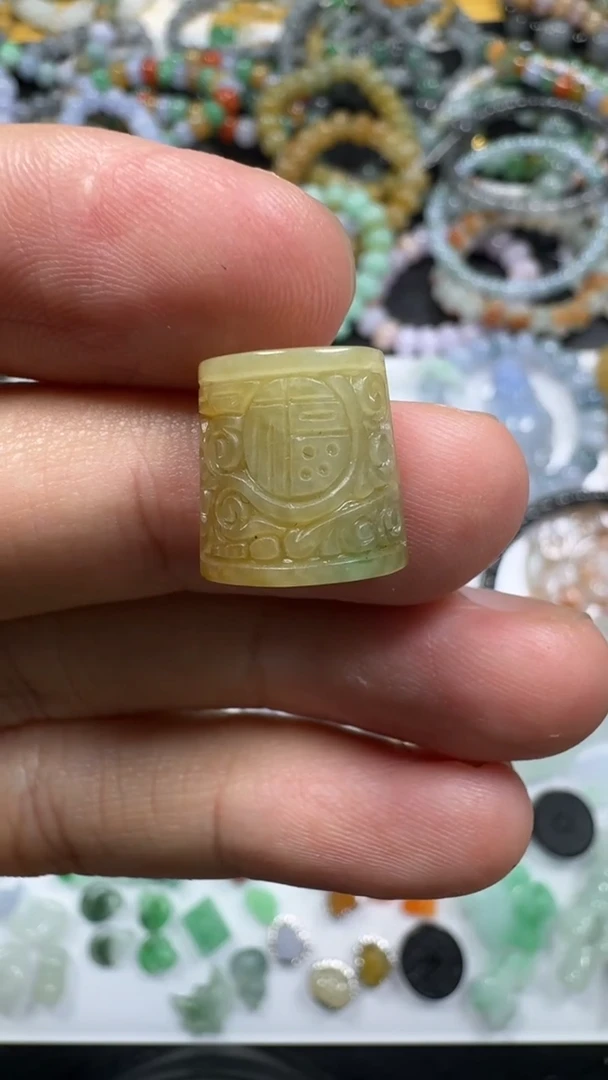 翡翠未镶嵌颈饰【闪购商品】 天然翡翠