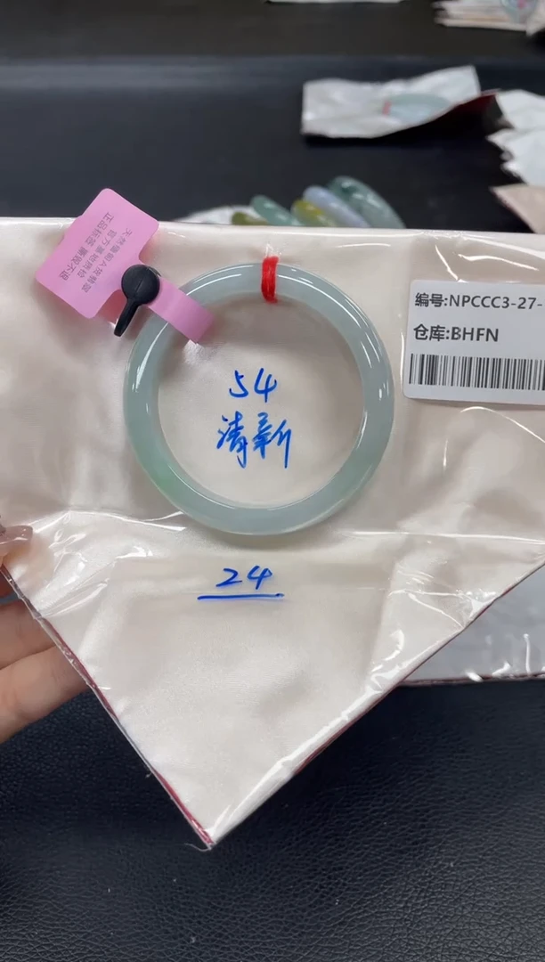 未镶嵌手镯翡翠翡翠手镯